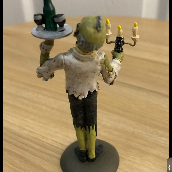 Department 56 Halloween Dinner Is Served Figure - Picture 4 of 4